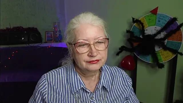 Snapshot of Maya_Mayflower chatting on March 3, 12:37 pm Maya Mayflower online show from March 3, 12:37 pm