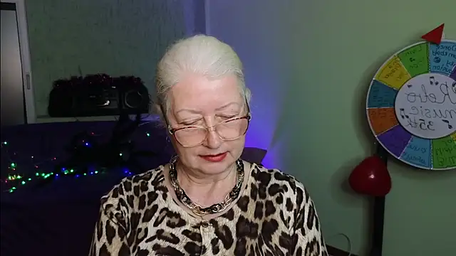 Snapshot of Maya_Mayflower chatting on March 4, 3:15 pm Maya Mayflower online show from March 4, 3:15 pm