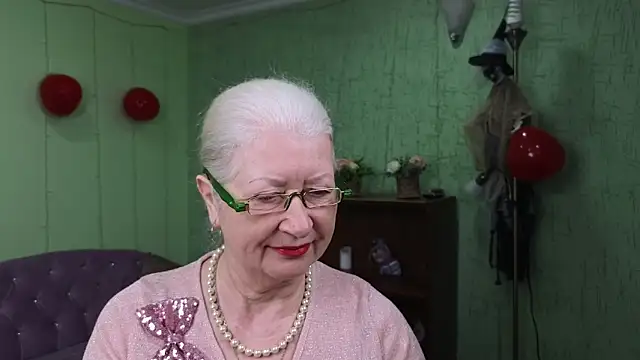 Snapshot of Maya_Mayflower chatting on March 10, 6:16 am Maya Mayflower online show from March 10, 6:16 am