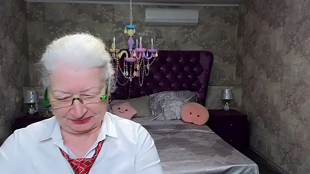 Snapshot of Maya_Mayflower chatting on March 12, 6:07 am Maya Mayflower online show from March 12, 6:07 am