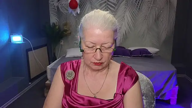 Snapshot of Maya_Mayflower chatting on March 17, 3:29 pm Maya Mayflower online show from March 17, 3:29 pm