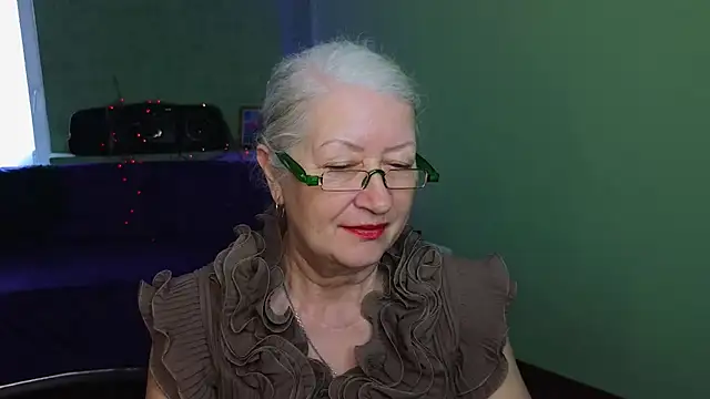 Snapshot of Maya_Mayflower chatting on March 19, 12:23 pm Maya Mayflower online show from March 19, 12:23 pm