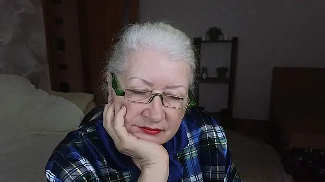 Snapshot of Maya_Mayflower chatting on March 20, 8:42 am Maya Mayflower online show from March 20, 8:42 am