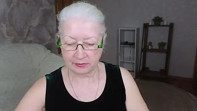 Snapshot of Maya_Mayflower chatting on March 20, 3:25 pm Maya Mayflower online show from March 20, 3:25 pm