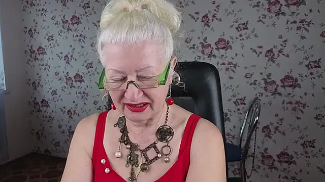 Snapshot of Maya_Mayflower chatting on September 18, 4:03 am Maya Mayflower online show from September 18, 4:03 am