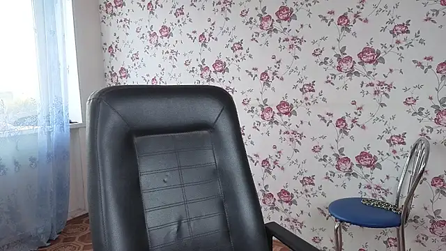 Snapshot of Maya_Mayflower chatting on September 19, 4:25 am Maya Mayflower online show from September 19, 4:25 am