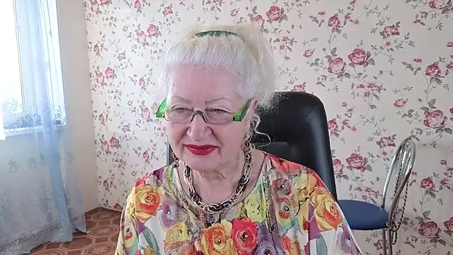 Snapshot of Maya_Mayflower chatting on September 21, 4:03 am Maya Mayflower online show from September 21, 4:03 am