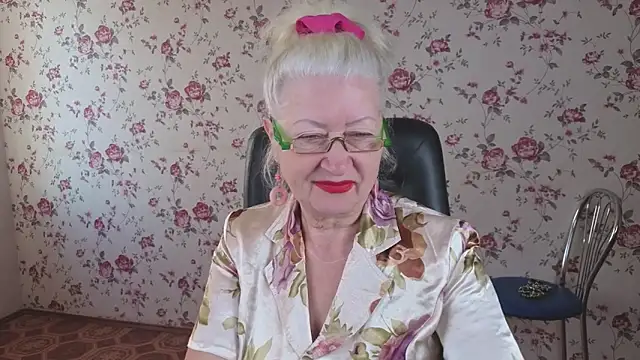 Snapshot of Maya_Mayflower chatting on September 29, 4:06 am Maya Mayflower online show from September 29, 4:06 am