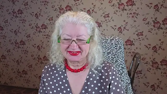 Snapshot of Maya_Mayflower chatting on November 16, 4:07 am Maya Mayflower online show from November 16, 4:07 am