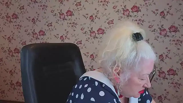 Maya Mayflower online show from April 5, 3:04 am