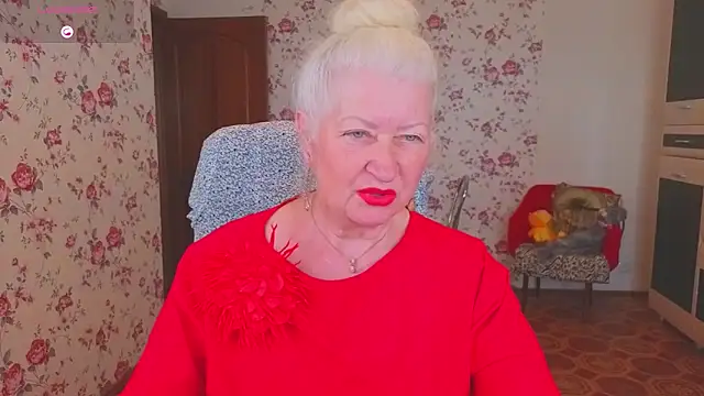 Snapshot of Maya_Mayflower chatting on June 12, 3:49 am Maya Mayflower online show from June 12, 3:49 am