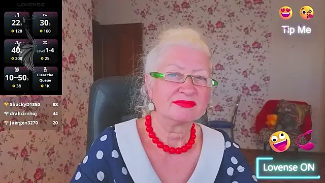 Snapshot of Maya_Mayflower chatting on June 18, 9:25 am Maya Mayflower online show from June 18, 9:25 am