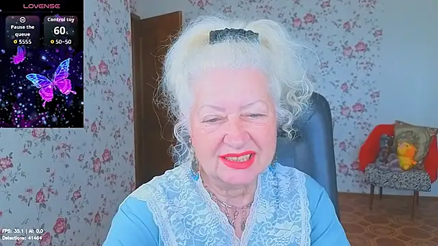 Snapshot of Maya_Mayflower chatting on July 4, 3:24 am Maya Mayflower online show from July 4, 3:24 am