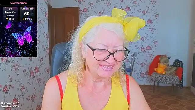 Snapshot of Maya_Mayflower chatting on July 21, 3:53 am Maya Mayflower online show from July 21, 3:53 am