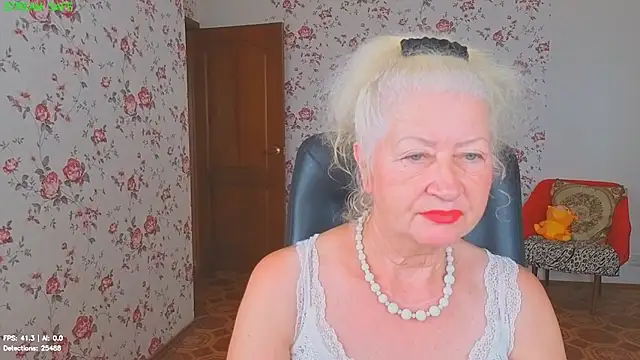 Snapshot of Maya_Mayflower chatting on July 25, 3:26 am Maya Mayflower online show from July 25, 3:26 am