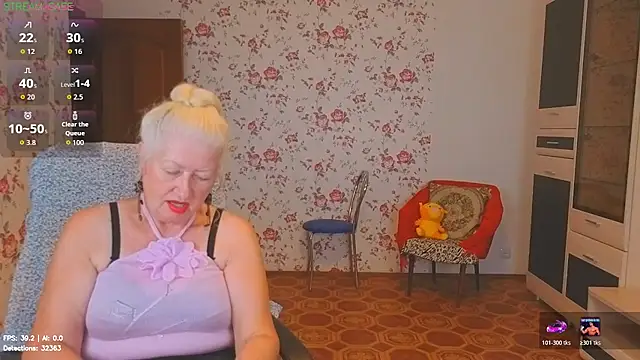 Snapshot of Maya_Mayflower chatting on July 27, 4:08 am Maya Mayflower online show from July 27, 4:08 am