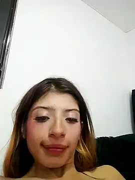 KratosAfroditacs online show from February 15, 7:51 am