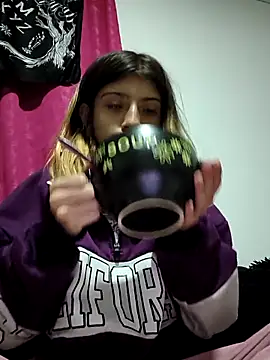 KratosAfroditacs online show from March 4, 8:37 pm