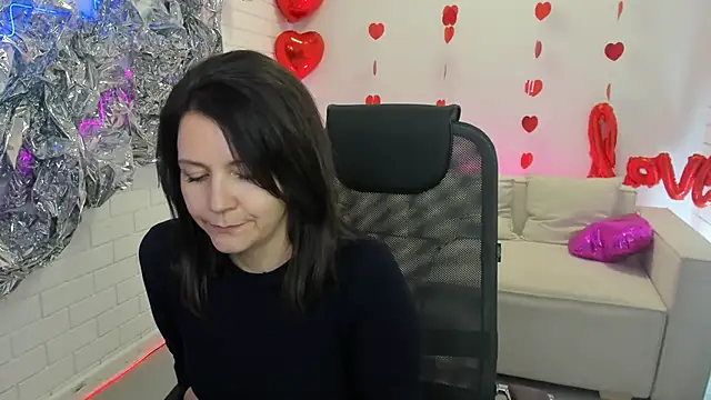 NicoleHitman online show from March 13, 5:33 am