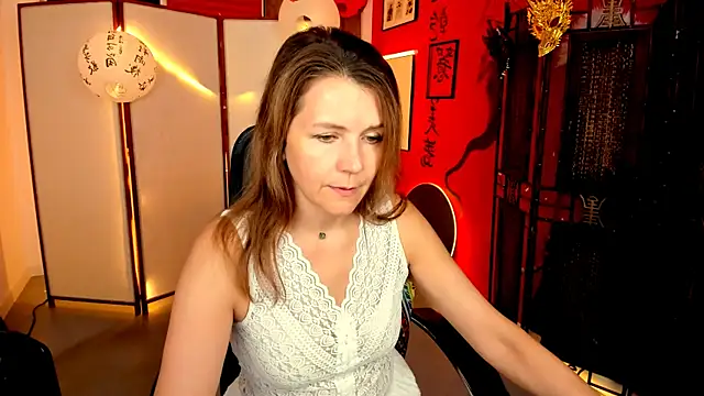 Snapshot of NicoleHitman chatting on May 13, 1:41 pm NicoleHitman online show from May 13, 1:41 pm