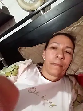 Snapshot of Antonela45 chatting on October 18, 7:03 pm Antonela45 online show from October 18, 7:03 pm