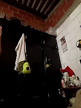 Snapshot of Antonela45 chatting on December 15, 2:16 am Antonela45 online show from December 15, 2:16 am