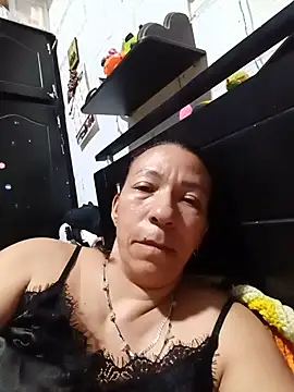 Snapshot of Antonela45 chatting on June 13, 1:03 am Antonela45 online show from June 13, 1:03 am