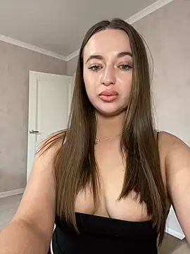 AlisaQSky online show from April 27, 1:42 pm