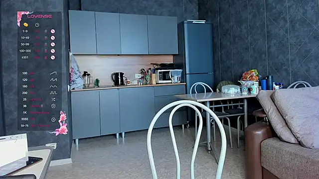 EvaTheHeart online show from October 2, 8:10 am