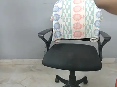 Snapshot of Surjeet_Kaur chatting on September 16, 4:24 am Surjeet Kaur online show from September 16, 4:24 am