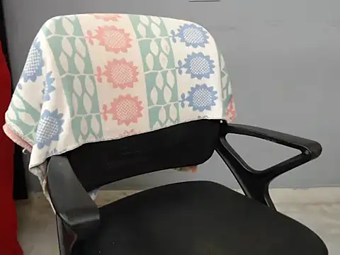 Snapshot of Surjeet_Kaur chatting on November 30, 3:43 am Surjeet Kaur online show from November 30, 3:43 am