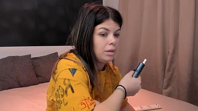 Snapshot of EllyMilf chatting on March 16, 8:54 pm EllyMilf online show from March 16, 8:54 pm