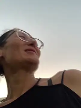 Snapshot of Anonim2026 chatting on September 15, 6:19 pm Anonim2026 online show from September 15, 6:19 pm