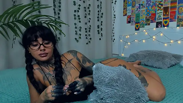 CharimgSabrina online show from November 8, 6:24 am