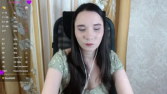 KateForLove online show from March 11, 1:45 pm