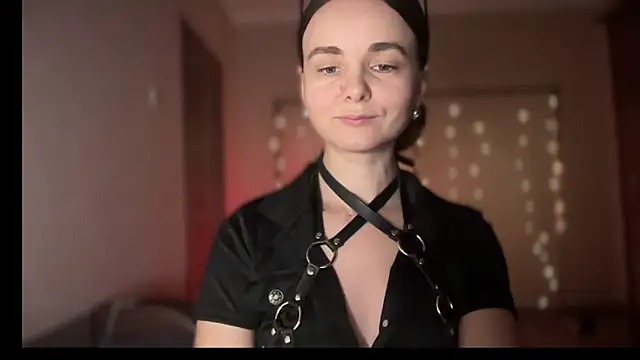 lanaloulou online show from September 9, 11:04 pm