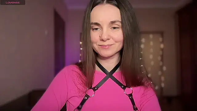 lanaloulou online show from April 22, 6:31 pm