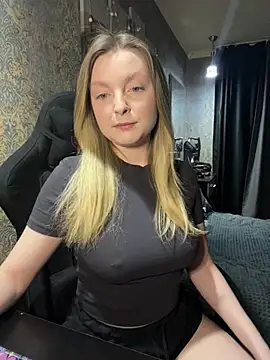 Lina ly online show from March 29, 1:44 pm