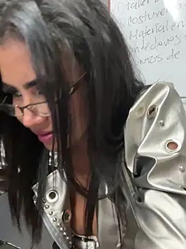 Ariana Rodriguez online show from March 20, 9:35 pm