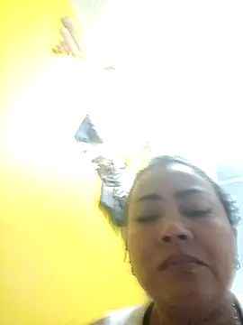 Ariana Rodriguez online show from January 12, 1:38 pm