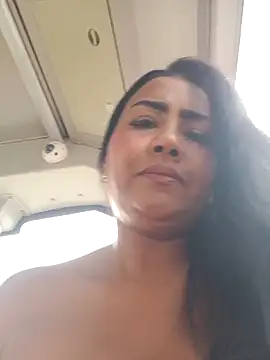 Ariana Rodriguez online show from April 21, 1:06 pm