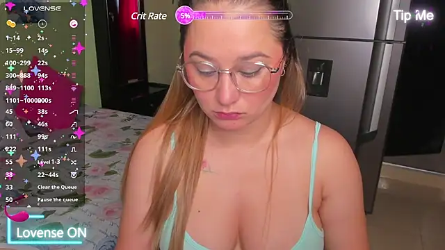 Snapshot of Shaday_sm1th chatting on January 24, 1:36 pm Shaday sm1th online show from January 24, 1:36 pm