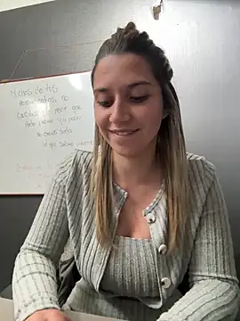 Isabella Varella online show from February 11, 12:32 pm