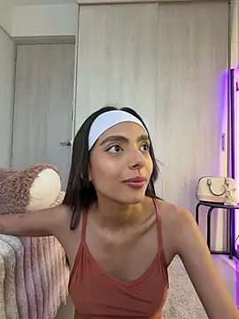 ZaraLuuv online show from April 23, 6:10 pm