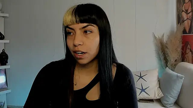 Snapshot of Saraa_Desiree chatting on September 10, 12:49 pm Saraa Desiree online show from September 10, 12:49 pm