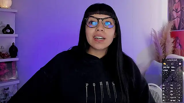 Snapshot of Saraa_Desiree chatting on September 23, 12:41 pm Saraa Desiree online show from September 23, 12:41 pm