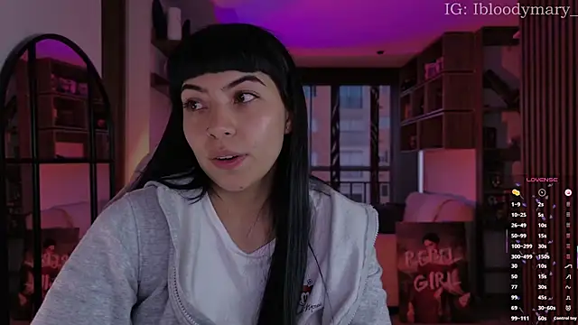 Snapshot of Saraa_Desiree chatting on June 9, 10:43 pm Saraa Desiree online show from June 9, 10:43 pm