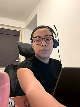 Melia Rayne online show from December 3, 10:24 am