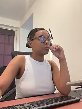 Melia Rayne online show from April 22, 9:11 am