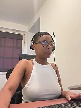 Melia Rayne online show from May 6, 9:36 am